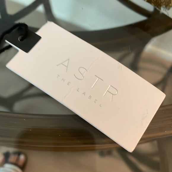 NWT 💐 ASTR 3/4 Sleeve Cinch Waist Dress (L) - Picture 8 of 9